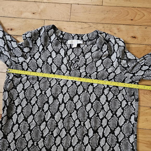 Michael Kors Snake Print Pattern Blouse - Picture 5 of 11